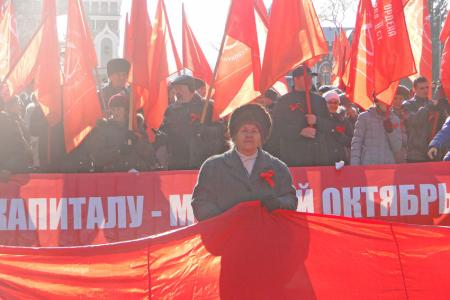 Амурская область встретила 98 годовщину Великой Октябрьской социалистической революции массовыми шествиями и митингами