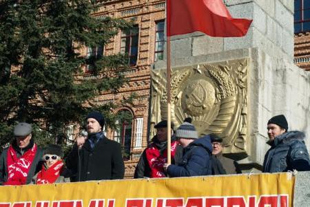 Хабаровск отметил 98-ю годовщину Великого Октября