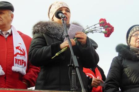 Алтайский край. Барнаульский горком КПРФ провел демонстрацию и митинг, посвященные 98-й годовщине Октябрьской Революции