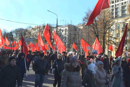 Город-герой Тула. Олег Лебедев: «Рабочие оборонных предприятий приняли активное участие в полуторатысячной  демонстрации КПРФ» 