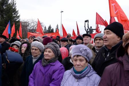 Три тысячи новосибирцев приняли участие в митинге, посвященном 98-й годовщине Великой Октябрьской социалистической революции
