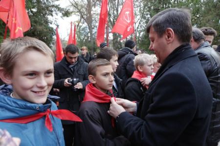 Д.Г. Новиков начал поездку в Крым, где проходят юбилейные мероприятия в честь 95-летия установления Советской власти