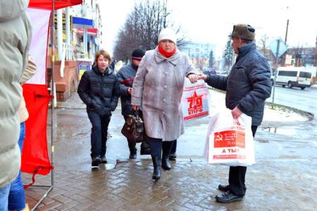 Ивановские коммунисты провели серию пикетов против увеличения пенсионного возраста и отмены индексации пенсий