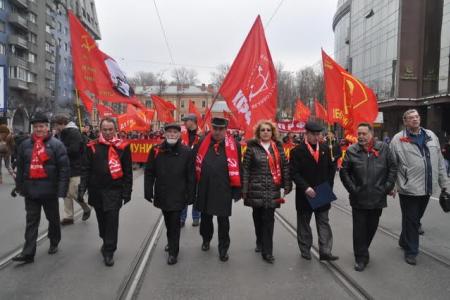 Ленинград верен делу Великого Октября! Шествие и митинг коммунистов в городе трех революций