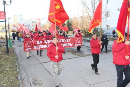 В Самаре состоялся торжественный митинг, посвящённый 98-й годовщине Великой Октябрьской социалистической революции
