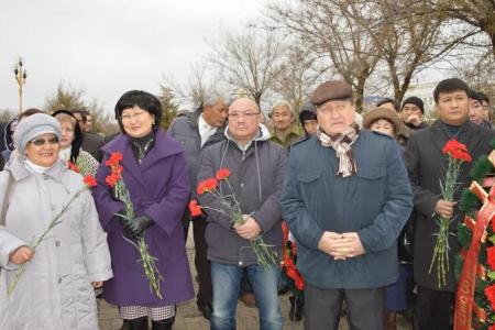 Коммунисты Калмыкии отметили 105-летие со дня рождения Б.Б. Городовикова