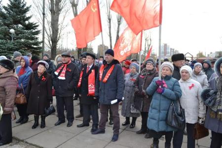 Самарская область. В Центральном районе Тольятти 7 ноября прошел митинг против сокращений на предприятиях