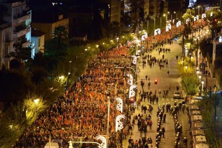 По всей Греции прошли в митинги в очередную годовщину восстания студентов в Афинах. Массовая манифестация у стен американского посольства – ясный сигнал против участия в империалистических планах