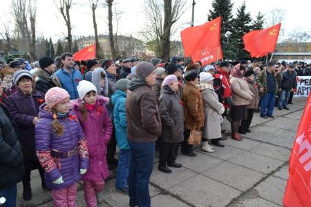 Самарская область. В Центральном районе Тольятти 7 ноября прошел митинг против сокращений на предприятиях