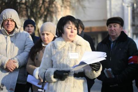 В Брянске прошёл совместный пикет дальнобойщиков и КПРФ