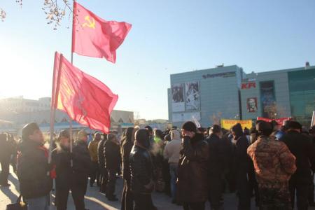 КПРФ приняла участие в массовом митинге дальнобойщиков в Тюмени