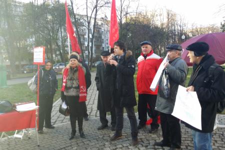 В столичном районе Богородское прошел митинг по проблемам введения оплаты за капитальный ремонт и планируемого расширения зоны платных парковок