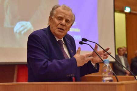 Ж.И. Алферов: Без развития науки у страны нет будущего