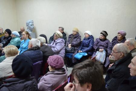 Нижний Новгород. Депутат-коммунист Госдумы А.П. Тарнаев встретился с "детьми войны" Канавинского района