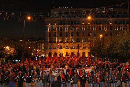 По всей Греции прошли в митинги в очередную годовщину восстания студентов в Афинах. Массовая манифестация у стен американского посольства – ясный сигнал против участия в империалистических планах