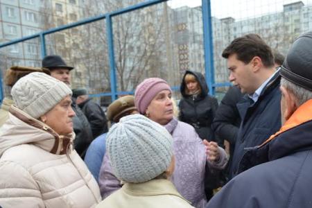 Олег Лебедев продолжает проводить массовые встречи с избирателями Тульской области