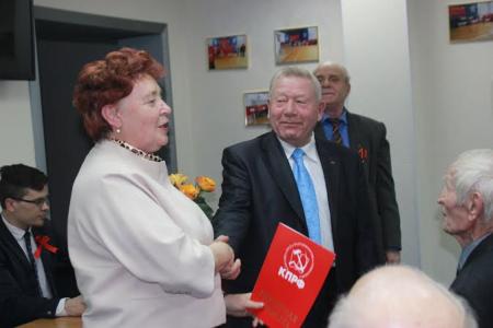 Тюменские коммунисты провели торжественное заседание, посвящённое 98-ой годовщине Великого Октября