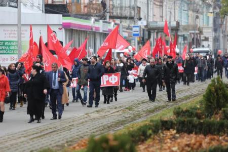 Северная Осетия торжественно отпраздновала 98-ю годовщину Великой Октябрьской социалистической революции