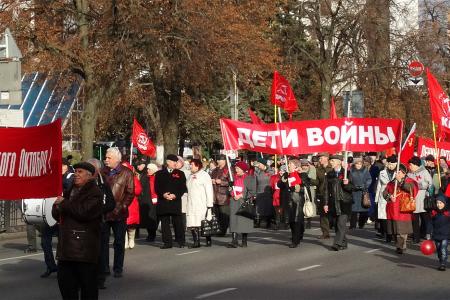 С революцией в сердце. Празднование годовщины Великого Октября в Курске