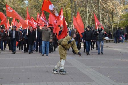 В Ростовской области состоялись митинги и демонстрации в честь 98-й годовщины Великой Октябрьской Социалистической революции