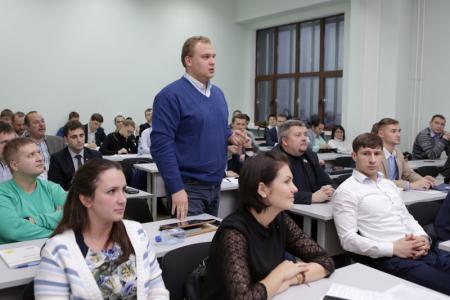 Лидер КПРФ выступил перед молодыми представителями четырех парламентских партий страны