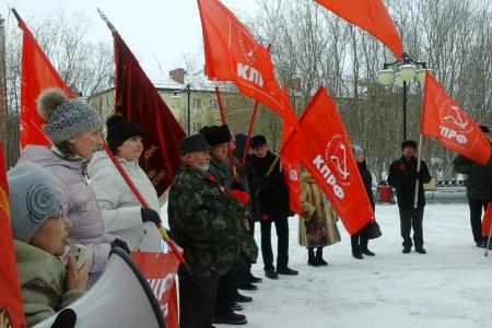 Ямало-Ненецкий автономный округ. Митинг в Салехарде в честь Великого Октября