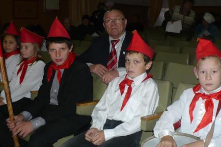 Республика Алтай. Коммунисты и комсомольцы отметили 97-ю годовщину ВЛКСМ