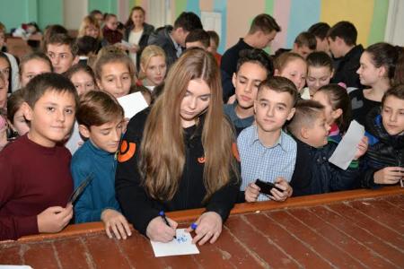 Чемпионка из спортивного клуба КПРФ, комсомолка Марьяна Наумова отправилась с визитом в Молдову и Приднестровье
