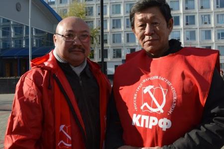 Республика Калмыкия. Коммунисты отметили 98-ую годовщину Октябрьской революции
