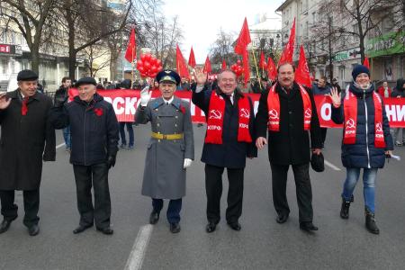С революцией в сердце. Празднование годовщины Великого Октября в Курске
