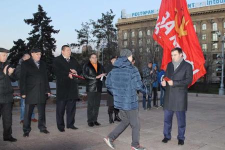Ю. В. Афонин на митинге сталинградских коммунистов: «Нам всем решать – пойдет страна по пути созидания или будет сидеть на нефтегазовой игле»