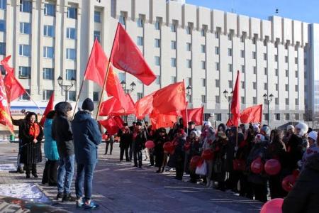 Красный Октябрь в Магадане