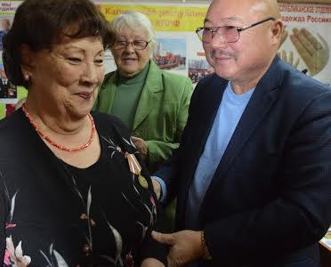 Первый секретарь Калмыцкого рескома КПРФ Н.Э. Нуров встретился с "Детьми войны"