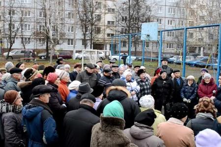 Олег Лебедев продолжает проводить массовые встречи с избирателями Тульской области