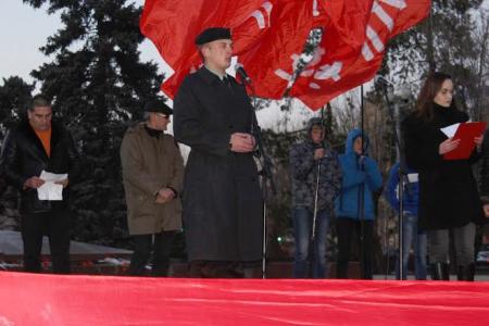 Ю. В. Афонин на митинге сталинградских коммунистов: «Нам всем решать – пойдет страна по пути созидания или будет сидеть на нефтегазовой игле»
