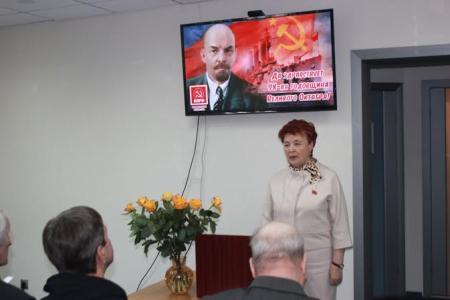 Тюменские коммунисты провели торжественное заседание, посвящённое 98-ой годовщине Великого Октября
