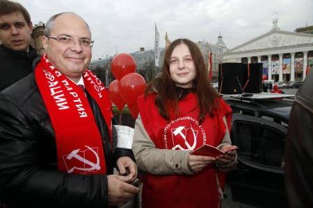 Будущее – социализм! В Воронеже прошли демонстрация и митинг, посвящённые 98-й годовщине Великого Октября