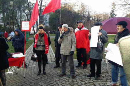 В столичном районе Богородское прошел митинг по проблемам введения оплаты за капитальный ремонт и планируемого расширения зоны платных парковок
