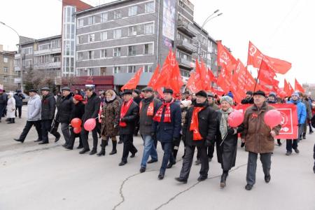 Три тысячи новосибирцев приняли участие в митинге, посвященном 98-й годовщине Великой Октябрьской социалистической революции