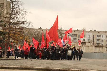В Крыму прошёл автопробег в честь 95-й годовщины освобождения полуострова от белогвардейцев