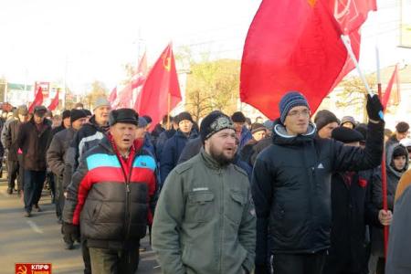 Тысячи жителей Тамбовской области встретили Великий Октябрь
