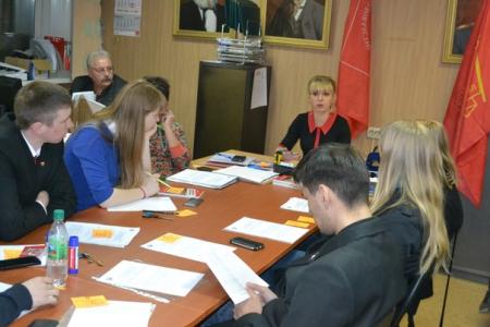 Сахалинские комсомольцы отчитались перед старшими товарищами о проделанной работе за прошедший год