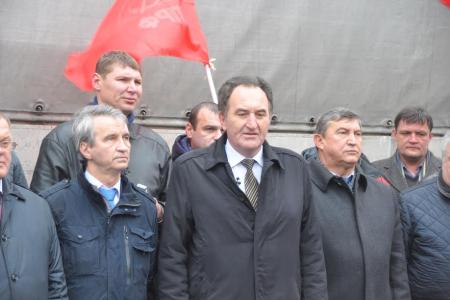 Коммунисты отправили 44-й гуманитарный конвой в Новороссию