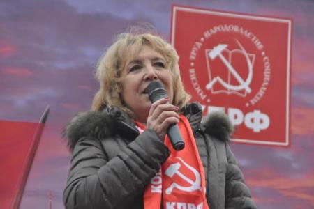 Ленинград верен делу Великого Октября! Шествие и митинг коммунистов в городе трех революций