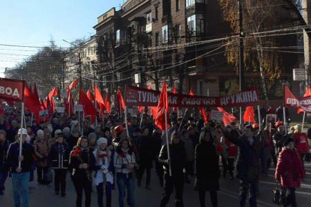 Город-герой Тула. Олег Лебедев: «Рабочие оборонных предприятий приняли активное участие в полуторатысячной  демонстрации КПРФ» 