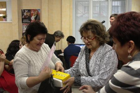 В Саратовском обкоме КПРФ состоялось торжественное собрание, посвящённое Дню матери
