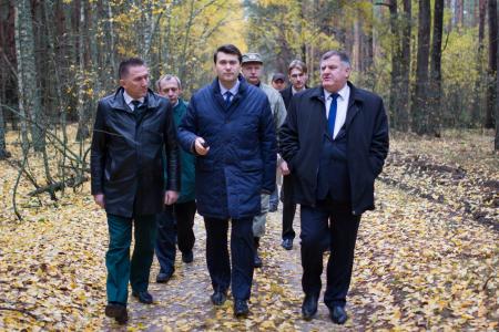 Автор законопроекта о противопожарной безопасности в лесах Олег Лебедев посетил зону радиоактивного загрязнения в лесном массиве Брянской области 