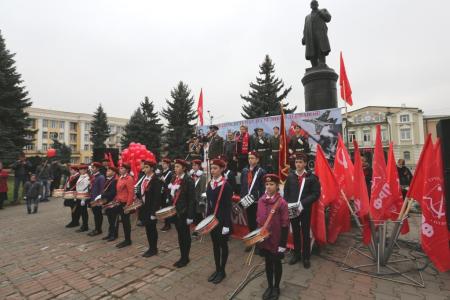 Северная Осетия торжественно отпраздновала 98-ю годовщину Великой Октябрьской социалистической революции