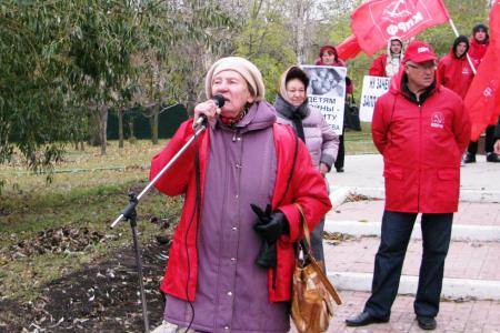 «Долой жилищно-коммунальную удавку!». Митинг саратовских коммунистов