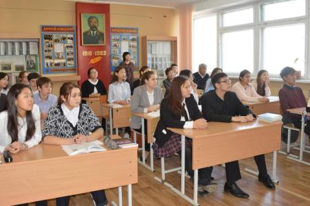 Республика Калмыкия. В школе имени Б.Б. Городовикова города Элисты прошел урок Мужества